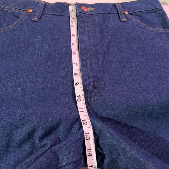 Wrangler Cowboy Cut Slim Fit Jeans Waist 16.5”, Inseam 32”, Rise 11” - Picture 16 of 16